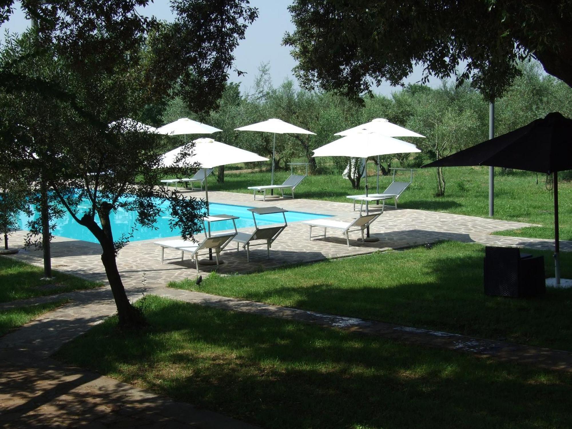 Antico Borgo La Commenda Aparthotel Montefiascone Luaran gambar