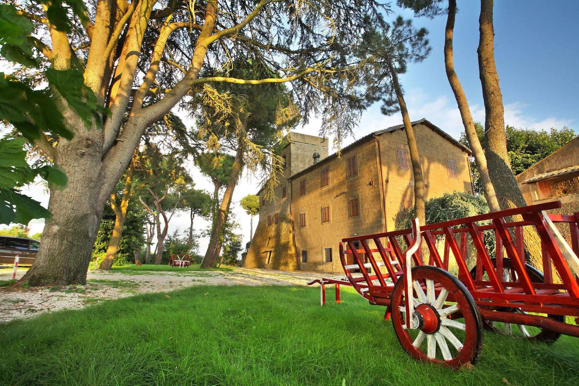 Antico Borgo La Commenda Aparthotel Montefiascone Luaran gambar